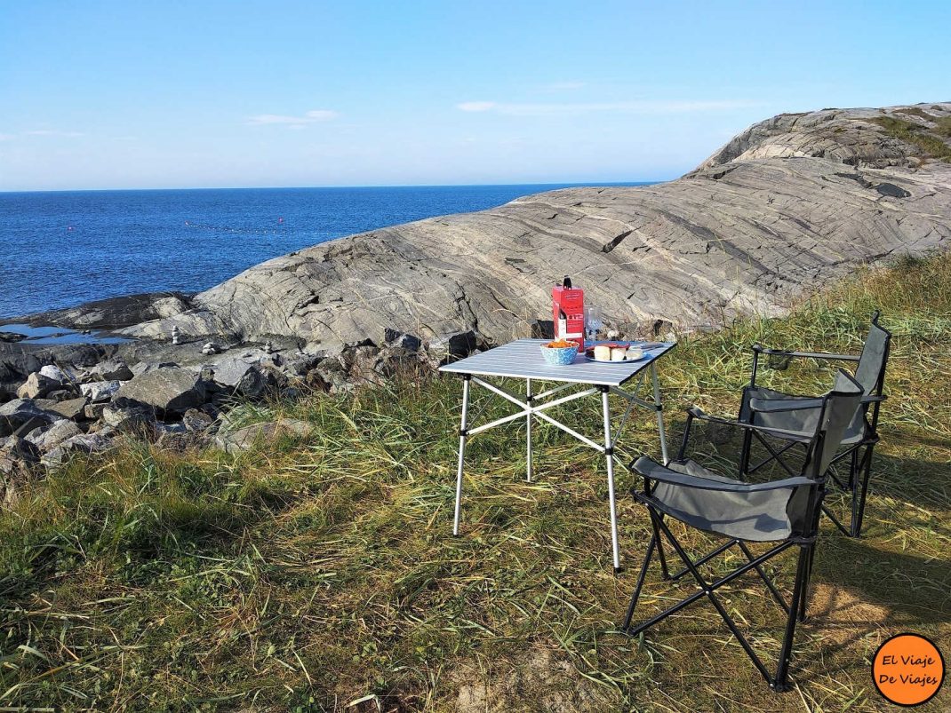 Mesa de camping plegable con sillas. Mesa picnic plegable económica.