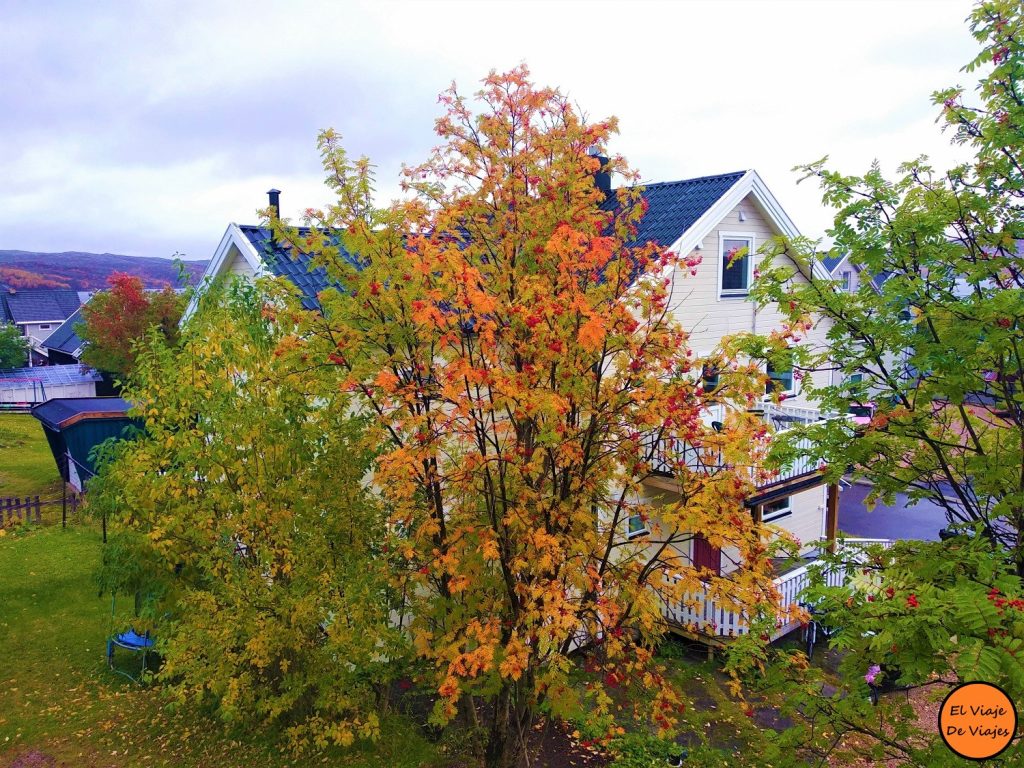 Norte de Noruega en otoño