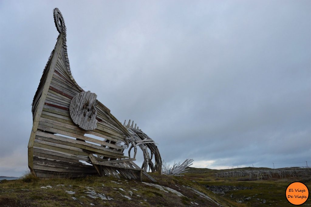 Escultura de Drakkar en Vardø