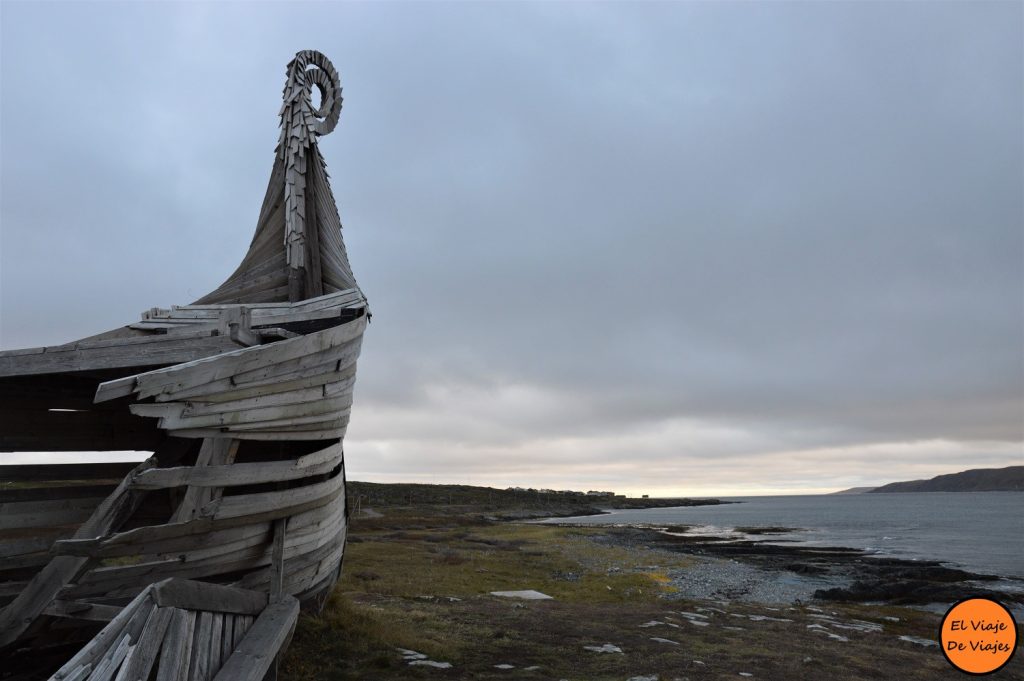 Escultura de Drakkar en Vardø